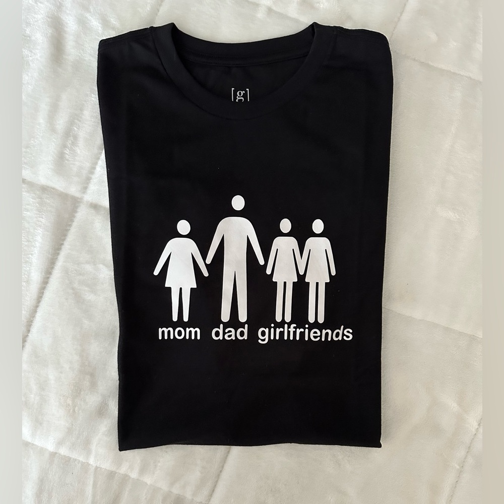 💜NWOT Custom Made Tshirt  Mom, Dad, Girlfriends Print